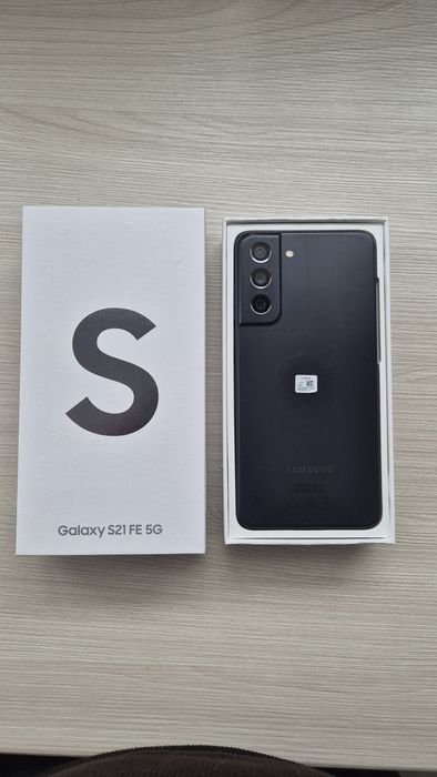 Samsung Galaxy S21 FE 5G 128GB graphite + smart watch Huawei GT3 42mm