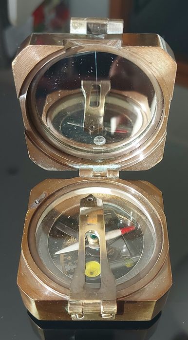 Bússola marítima e outros artigos náuticos bom para iniciar Colecção.