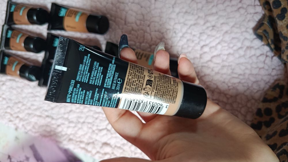 Base de Maquiagem Maybelline Fit Me Matte + Porele