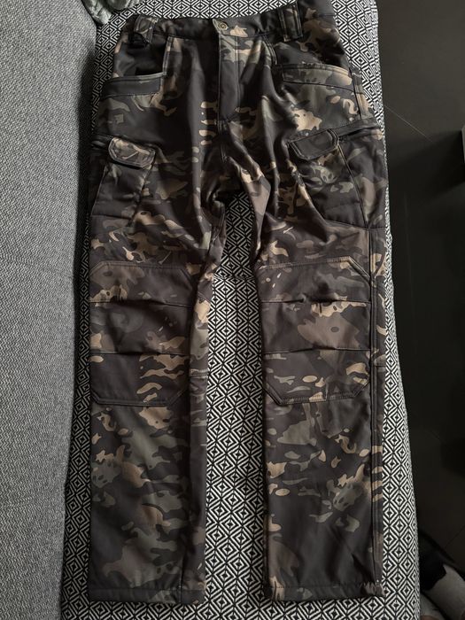 Spodnie moro ocieplane rozmiar 2xl.