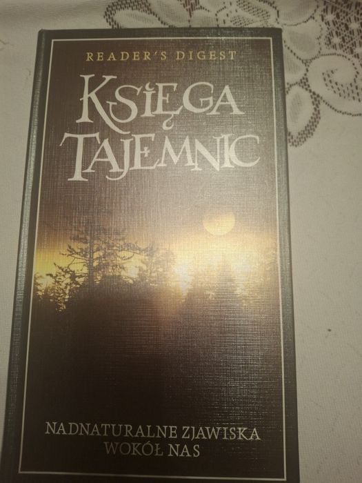 Księga tajemnic readers
