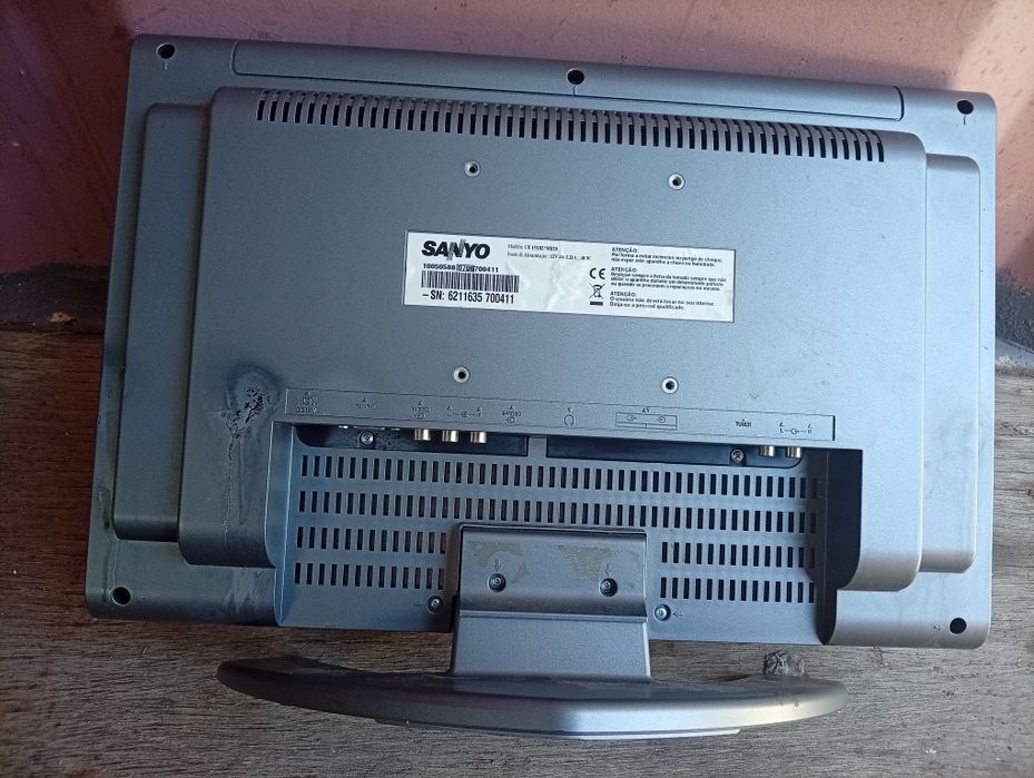 Mini TV Sanyo em bom estado