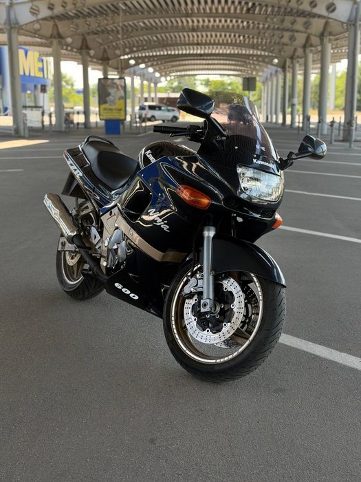Продам Kawasaki ZZR 600