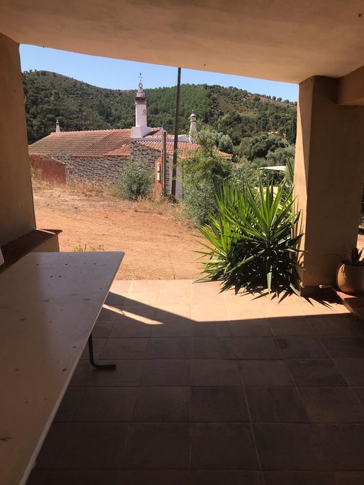 Quinta ao lado do rio para venda
