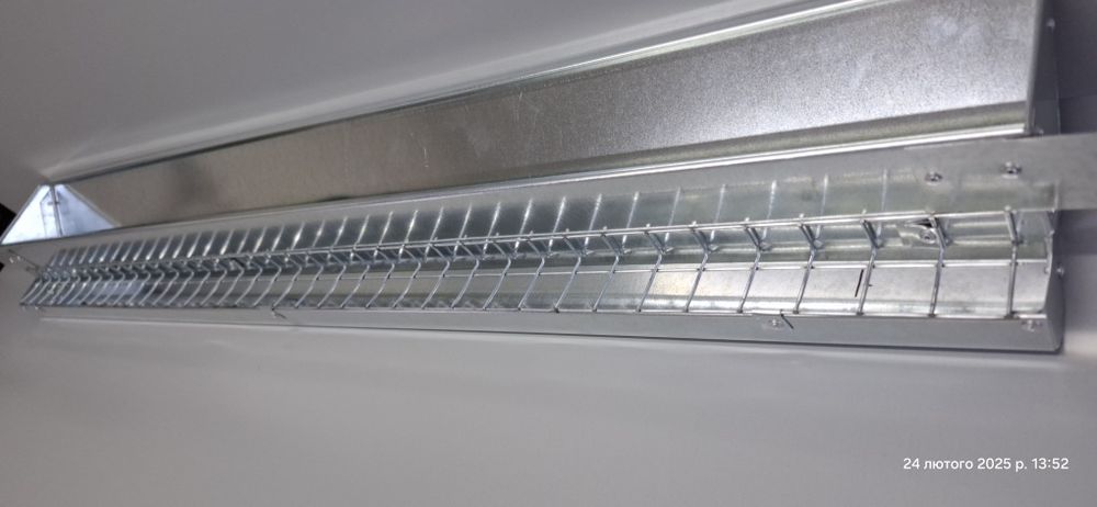 Бункерная кормушка циплята кури перепілки кролі корм