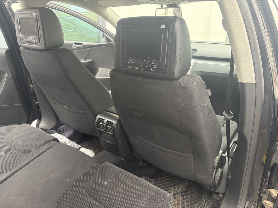 Volkswagen Passat B6  1.9TDI 105KM Monitory w Zaglowkach Czarny