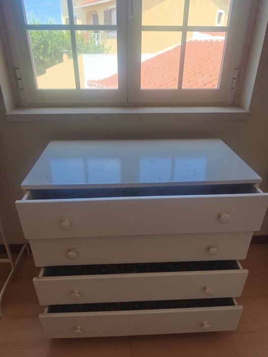 Vendo cómoda para quarto