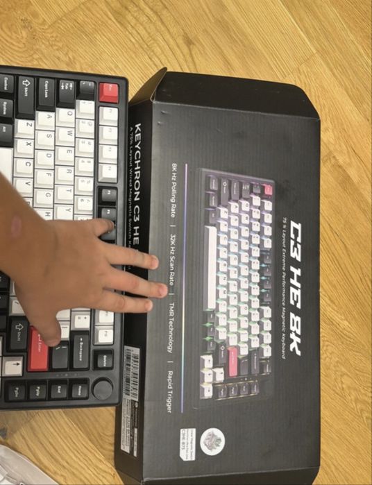 Nowa klawiatura magnetyczna kechron c 3 HE 8k