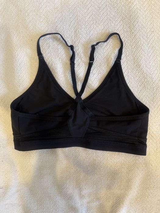 Czarny biustonosz sportowy S