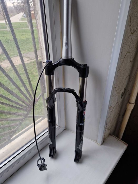 Вилка RockShox Recon Silver 27.5", Boost 15х110, 120mm, Solo Air гарна