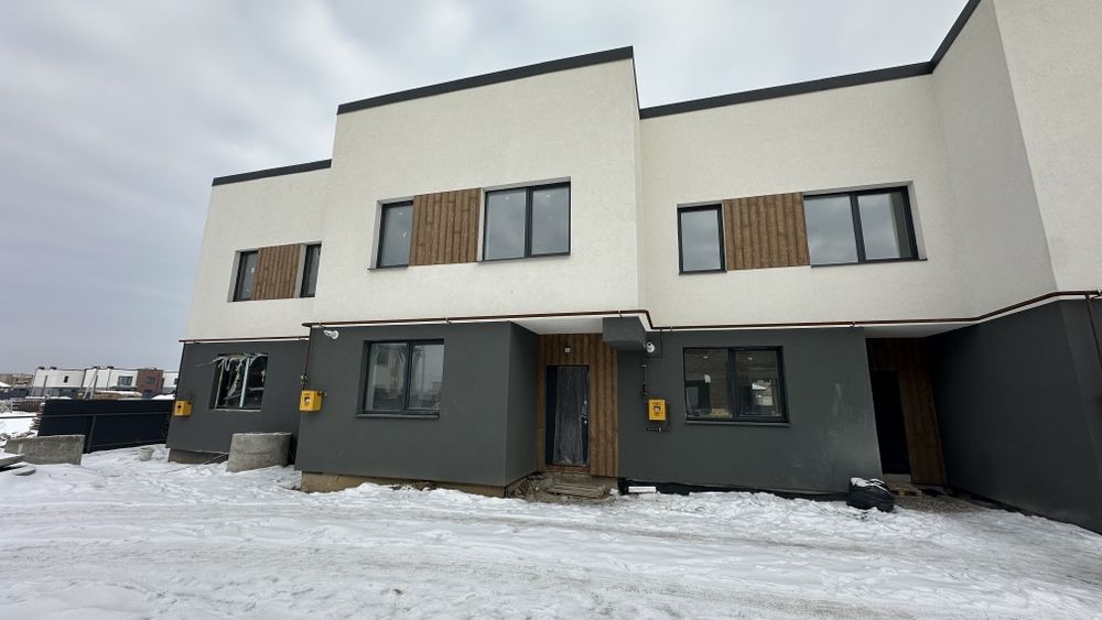 Сучасний таунхаус з дизайнерським ремонтом у Крихівцях — 118 м²