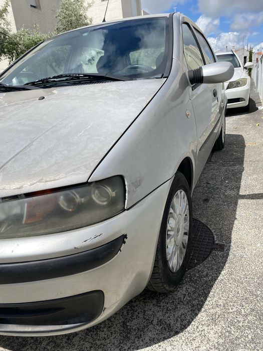 Fiat Punto 2002, gasolina.