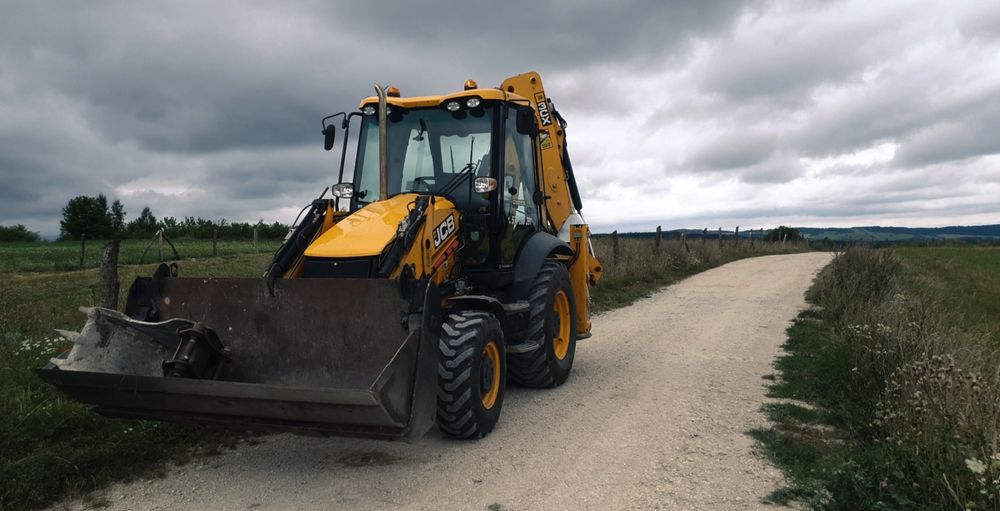 Usługi koparko-ładowarką / Prace ziemne