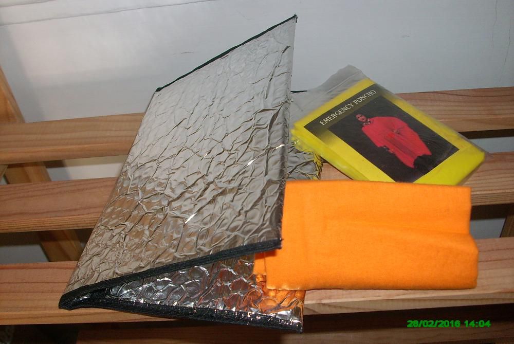 Pasta com gabardine e pano de pó, para automóvel