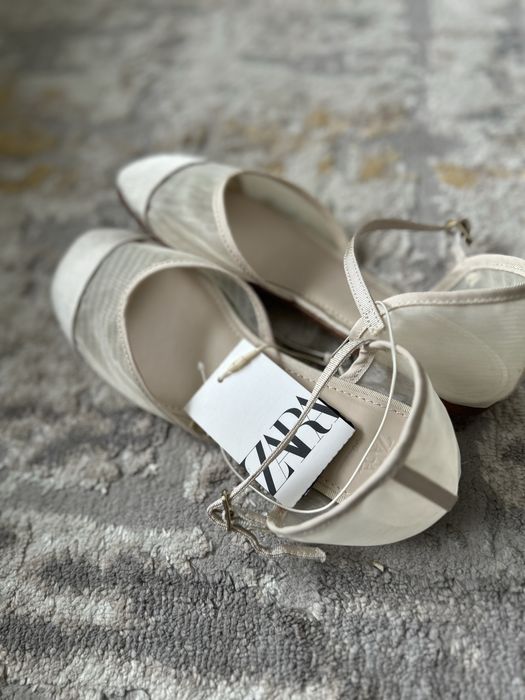 Zara nowe balerinki z zapięciem