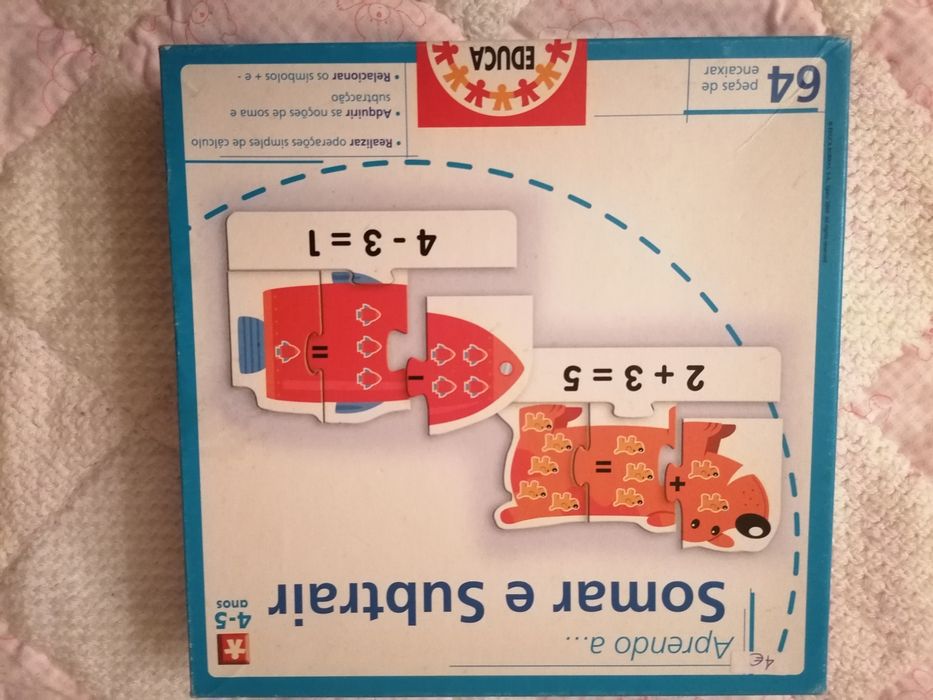 Puzzles educativos diversos letras, números e contas
