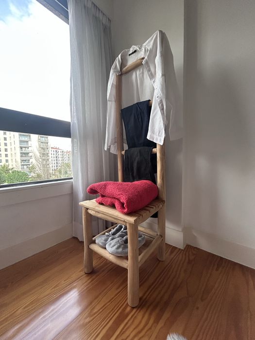 Cabide de pé/Cadeira