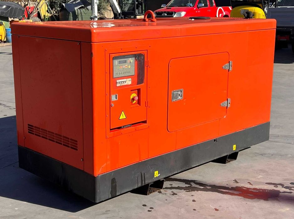 Gerador Himoinsa 40kVA Insonorizado 230V/400V