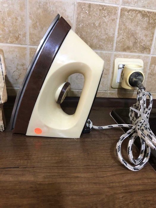 Новий утюг, нова праска