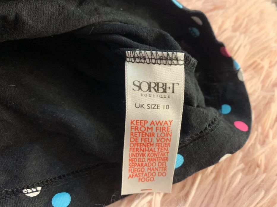 Bluzka czarna z długim rękawem w kropki