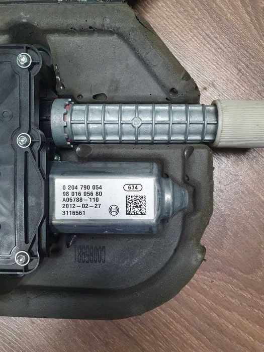 Электрический стояночный тормоз Peugeot 508