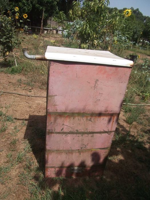 Depósito em chapa de aço inox.