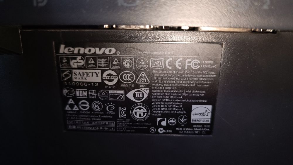 Monitor LENOVO LT2452pw