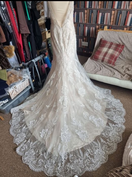 Uptown Bride Suknia Slubna