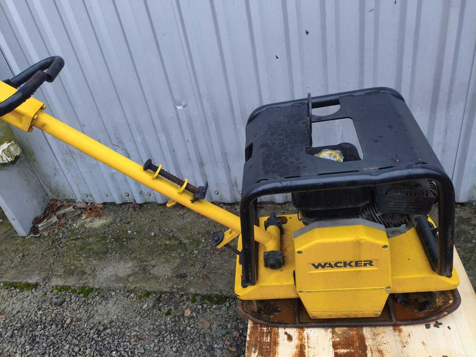Zagęszczarka rewersyjna Wacker DPU2440 Honda 160kg