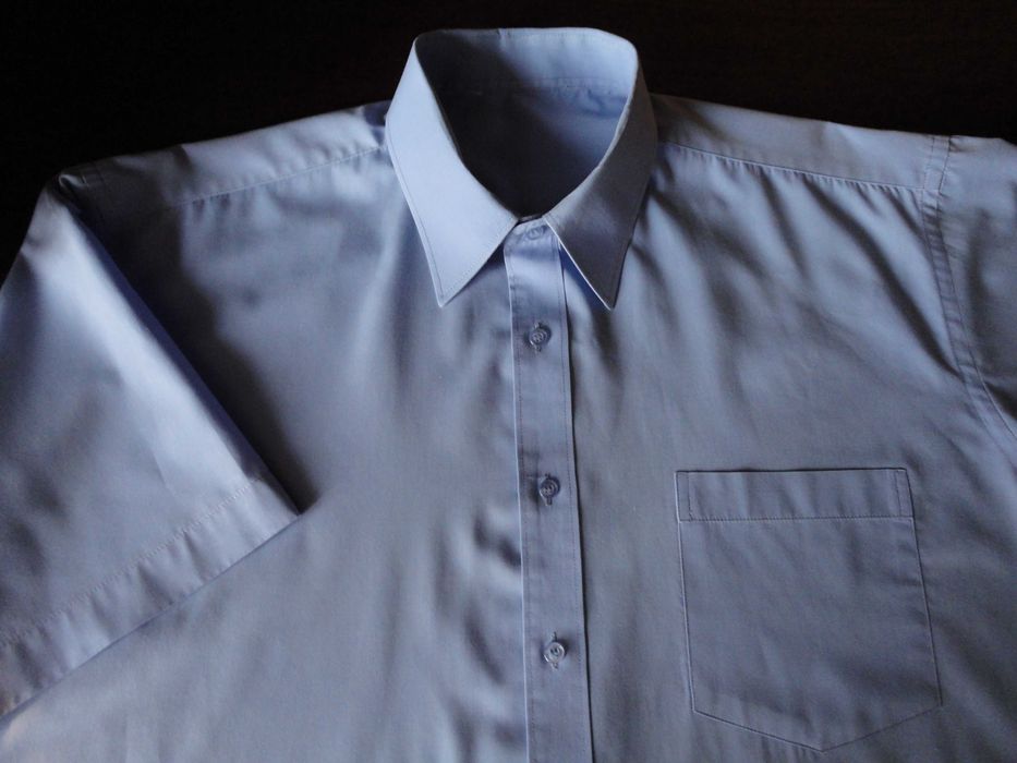 Рубашка голубая с коротким рукавом