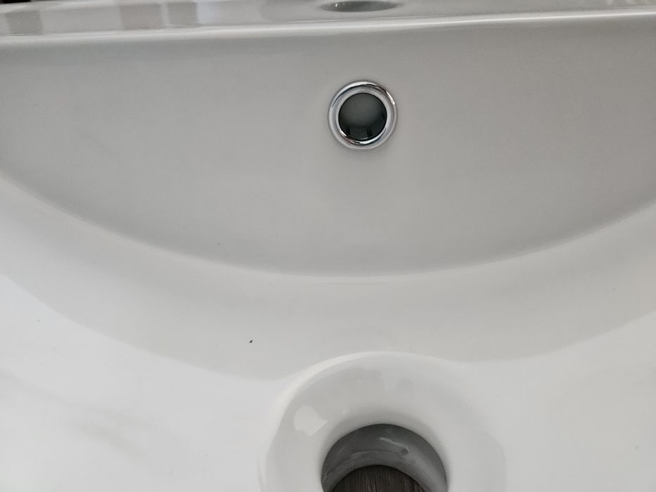 Nowa umywalka do szafki 61cm 46 głębokość