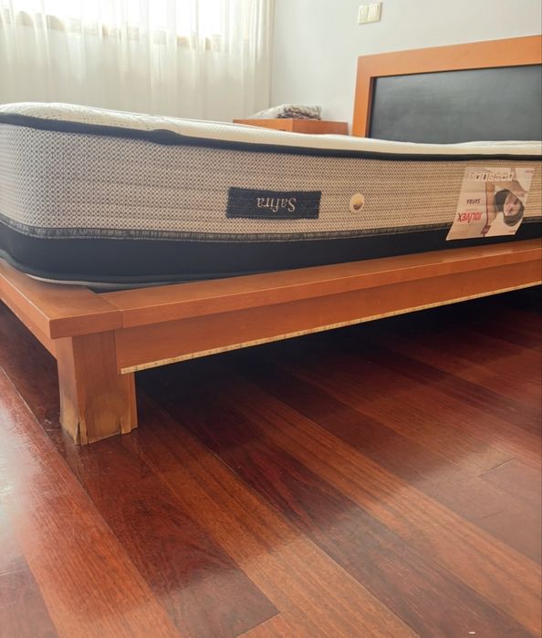 Cama Casal Cerejeira + Mesinha Cabeceira