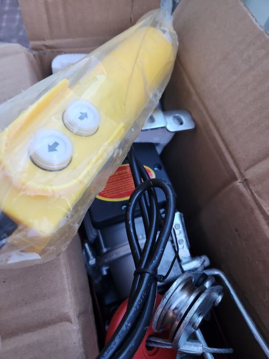 Guincho para várias utilizações  220 volts