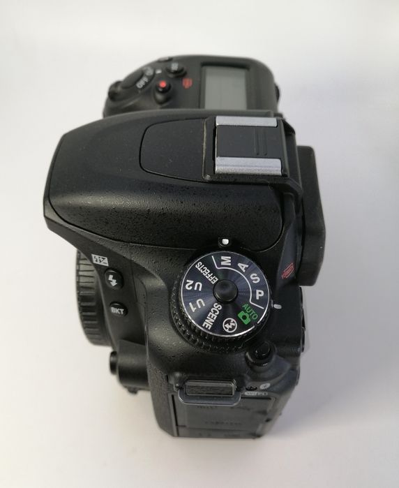 Máquina Fotográfica Nikon7500 (corpo)