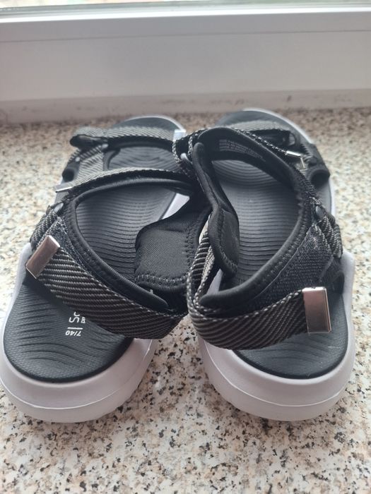 Продам сандали soleflex