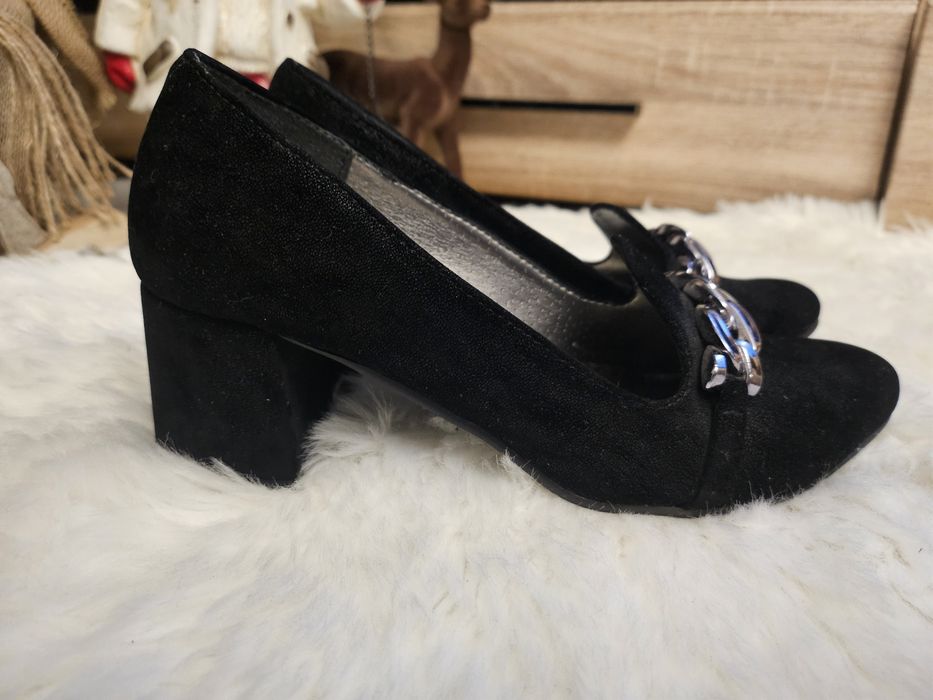 Szpilki czarne na grubym obcasie r.37 z srebrnym łancuszkiem