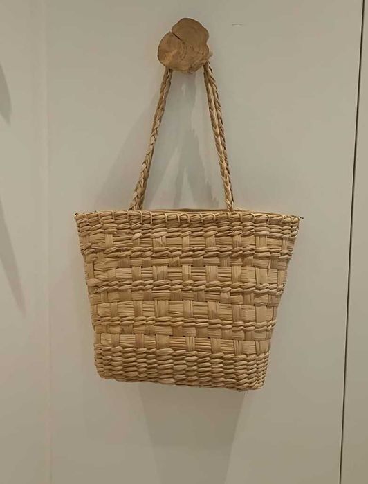 Conjunto malas de palha de senhora.