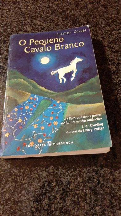 Livro "O Pequeno Cavalo Branco"