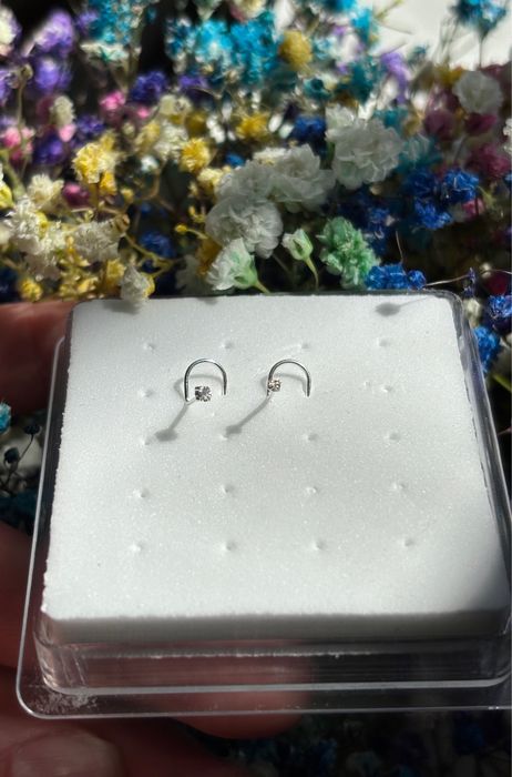 Срібний пірсинг в ніс сережка пирсинг нос сріблястий нострила крила