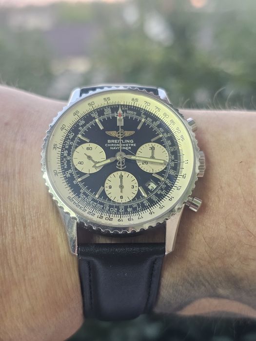 У продажу Breitling