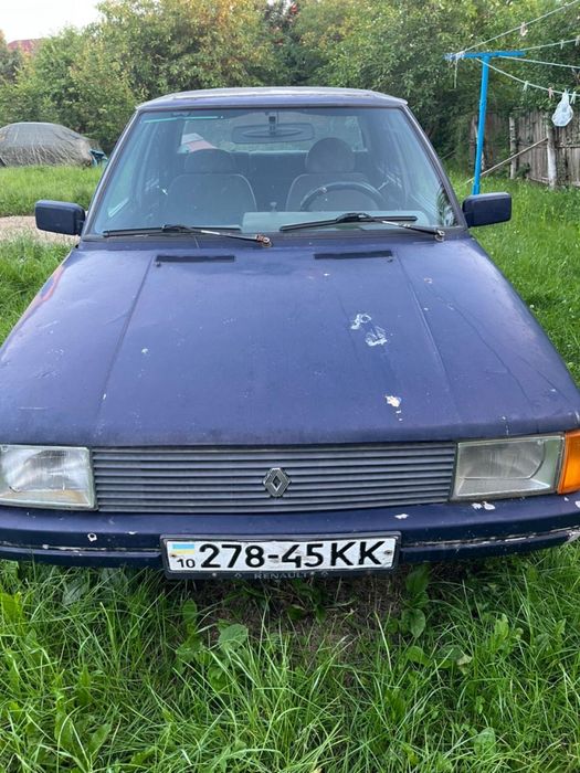 Продам автомобіль Renault 9