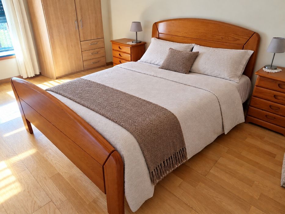 Cama casal pinho maciço