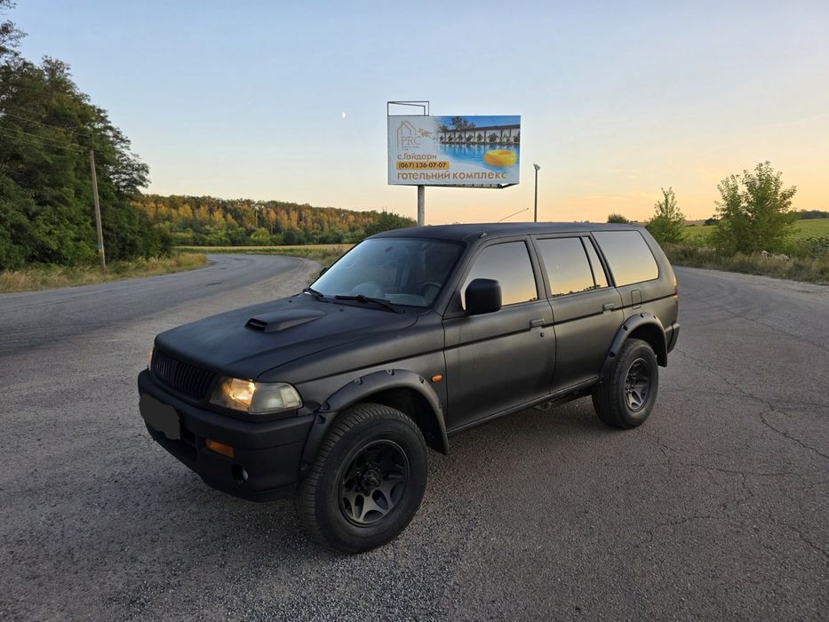 Mitsubishi Pajero спорт 2,5 ТД