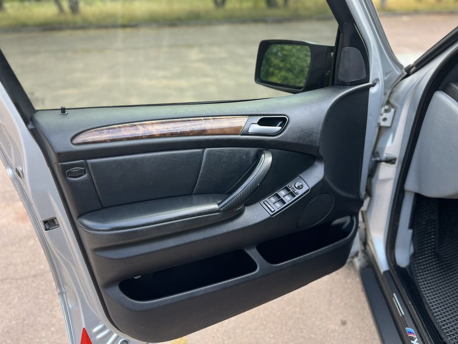 Продам BMW x5 e53