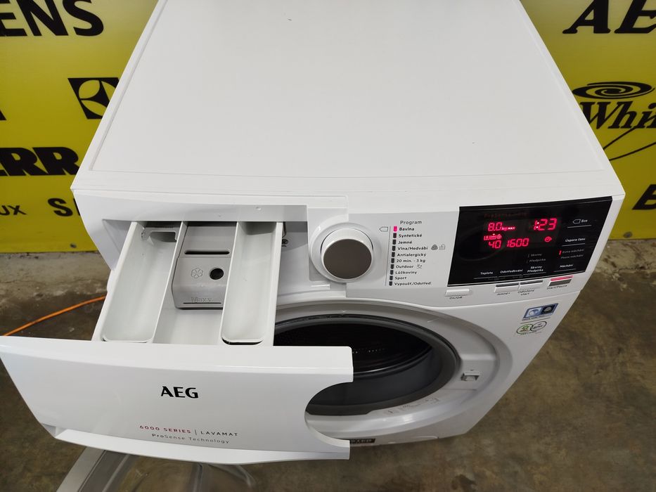 Пральна машина фірми AEG, модель L6FBG68LC