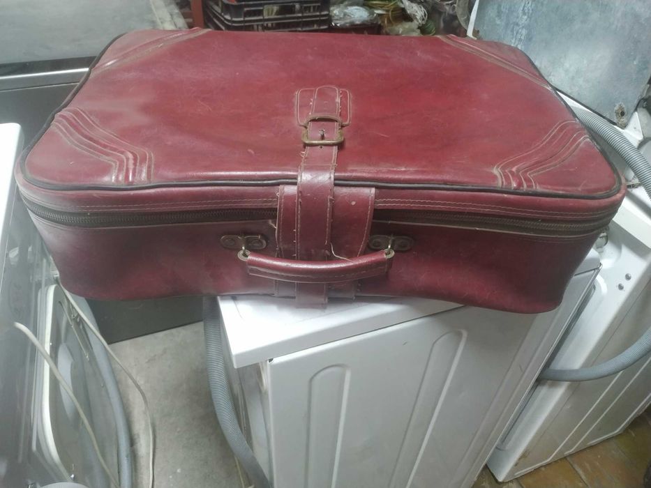 Walizka na ubrania w ładnym stanie RETRO  PRL Vintage