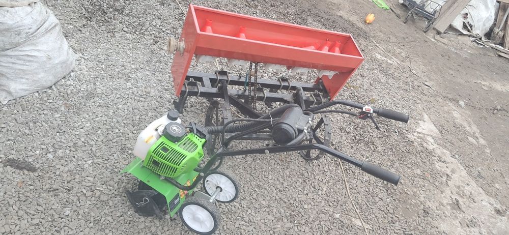 Сівалка п'ятирядна Заря для мотоблока, мотосапка