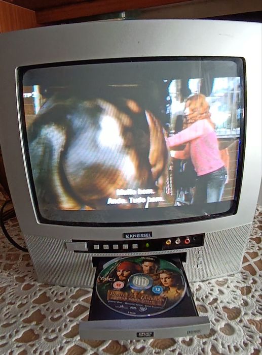 TV DVD combo antiga