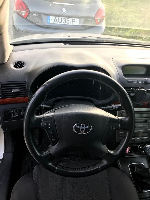 Toyota Avensis — fotografia 7