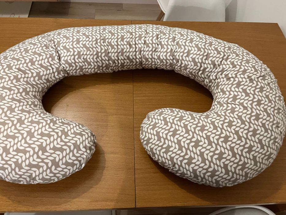 Motherhood Poduszka kojec dla kobiet w ciąży beż